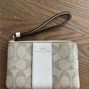 coach beige/cream wristlet